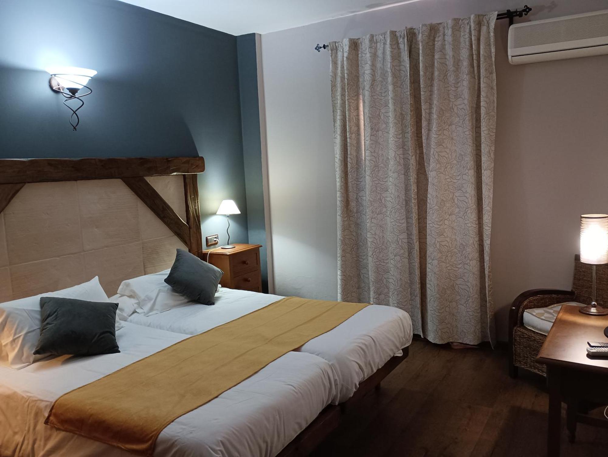 Hotel Rural Los Tadeos 자하라 데 라 시에라 외부 사진