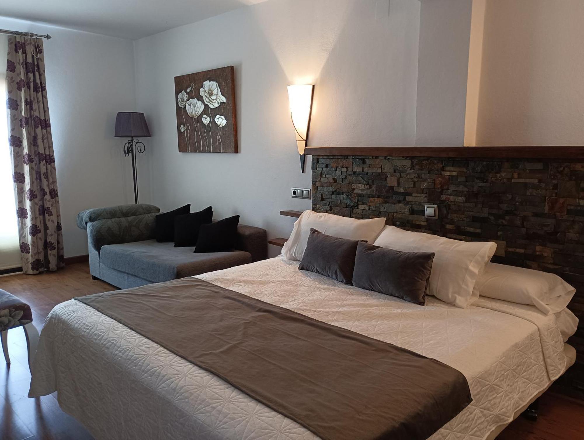 Hotel Rural Los Tadeos 자하라 데 라 시에라 외부 사진